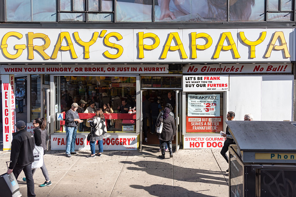 Nicholas Gray, Iconic New York Hot Dog King of “Gray’s Papaya,” Passes Away at 86