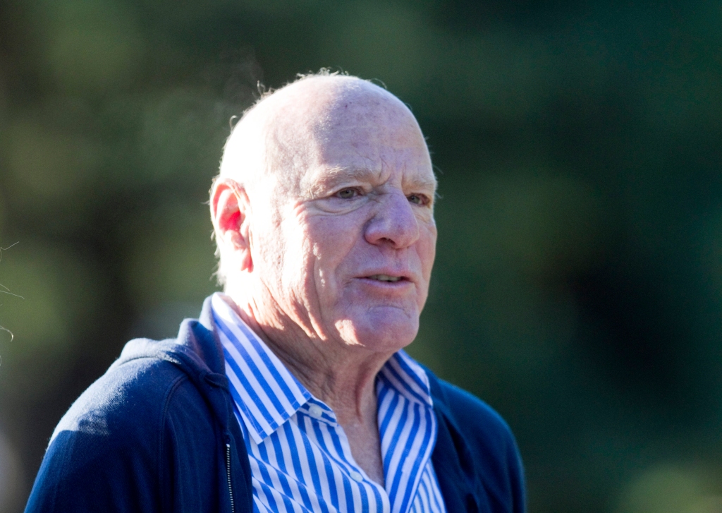 Barry Diller Urges Settlements by Sept 1, Calls for 25% Pay Cuts for Execs and Stars