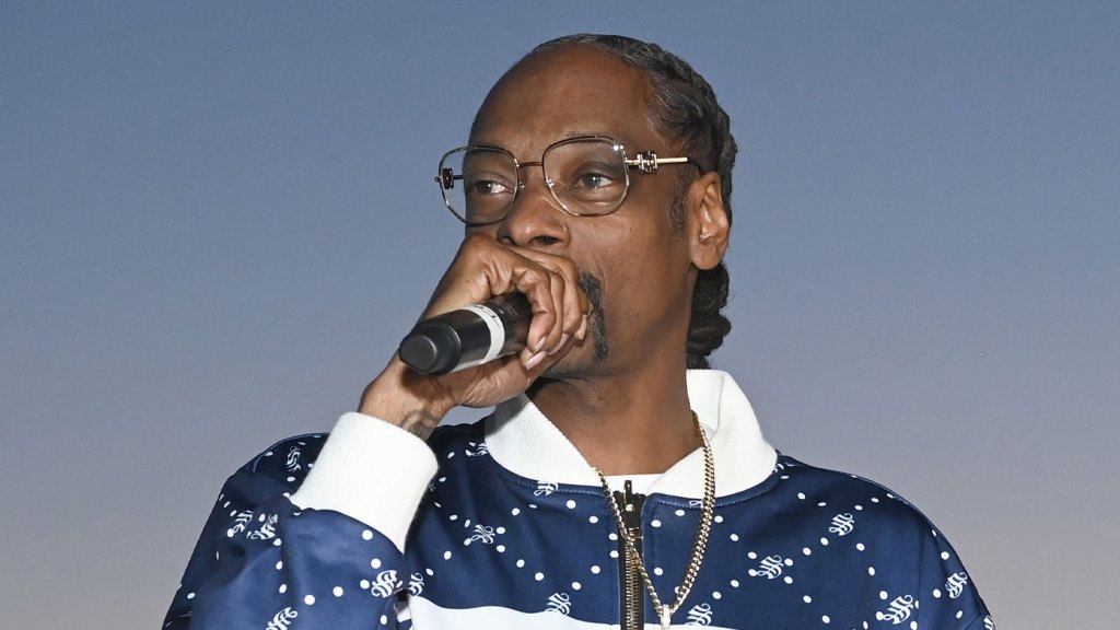 Snoop Dogg Backs Striking Artists in Battle for Streaming Residuals: “Where’s the Money?”