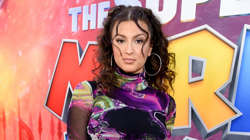 Tori Kelly Hospitalized After Collapsing, Receiving Treatment for Blood Clots: Report