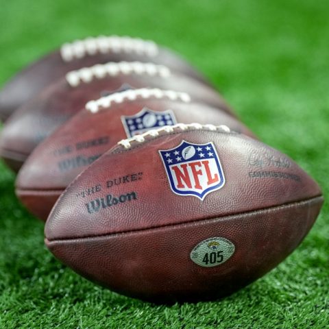 Verizon Provides Complimentary YouTube NFL Sunday Ticket to Eligible Mobile and Internet Subscribers