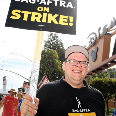 SAG-AFTRA Urges Studios to Resume Bargaining as WGA Gears Up for AMPTP Meeting on Friday