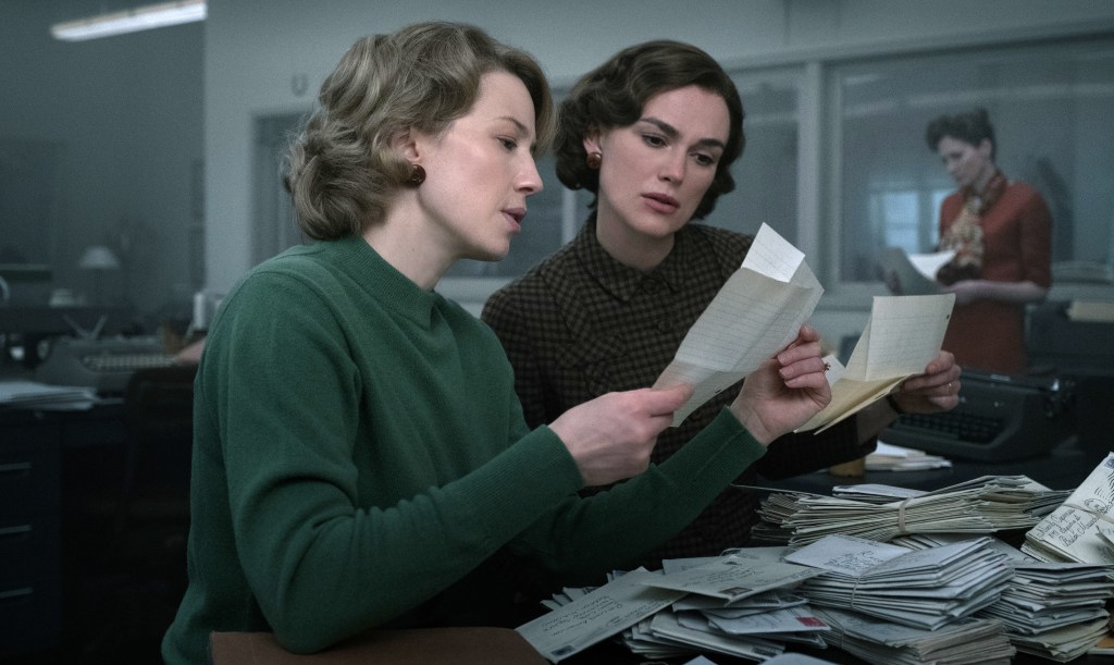 Boston Strangler Review: Keira Knightley and Carrie Coon Shine as Journalists Unveiling One of History’s Most Infamous Crime Cases