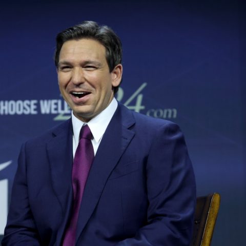 Ron DeSantis Urges Disney to Withdraw Lawsuit as He Claims to Have “Moved On”