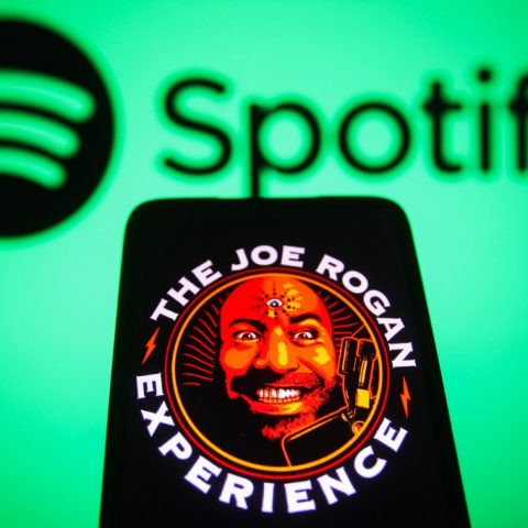 Spotify Renews ‘The Joe Rogan Experience’ with Non-Exclusive Distribution Strategy
